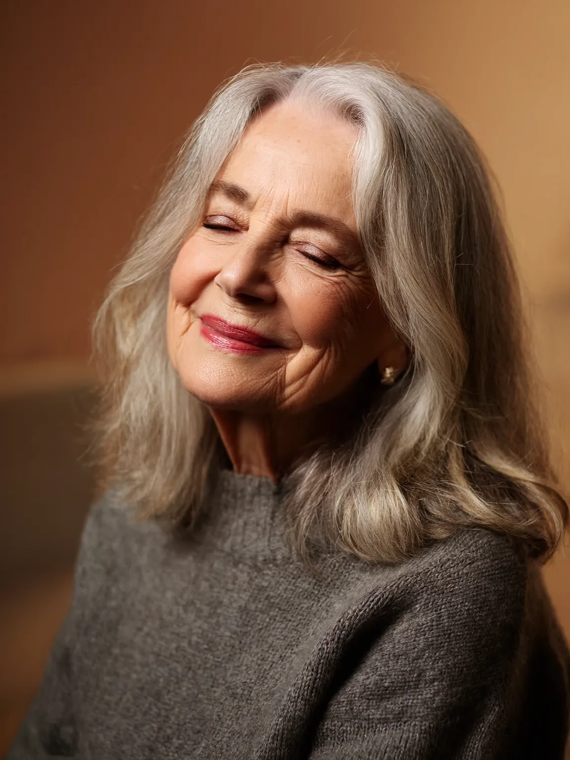 Shoulder-Length Natural Layers in Silver Frost